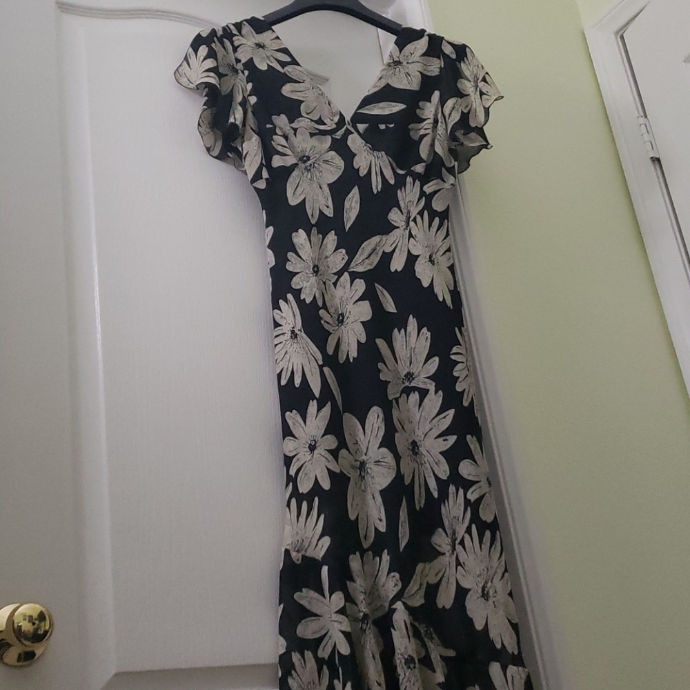 Dress - Picture 7 of 7
